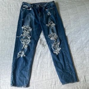 American eagle 90s slim boyfriend jean gently worn